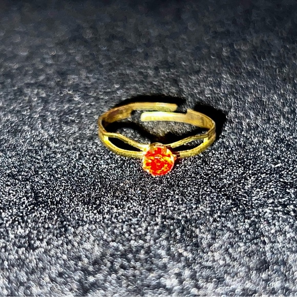 Adjustable Gold Tone Ring with Red Gemstone Size 7 - Picture 3 of 11